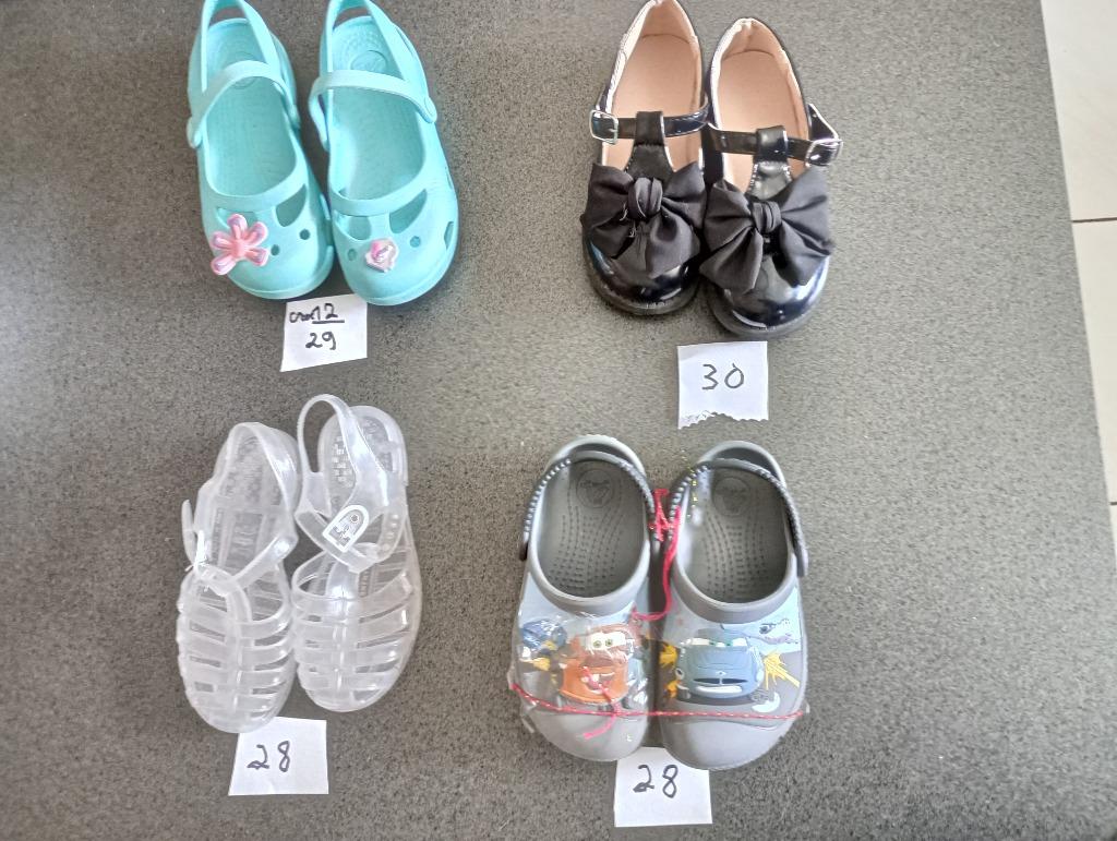 partij schoenen, jongens/meisjes, 26/30, ook nieuwe 2-10€/st, Enlèvement ou Envoi, Utilisé, Garçon ou Fille, Chaussures
