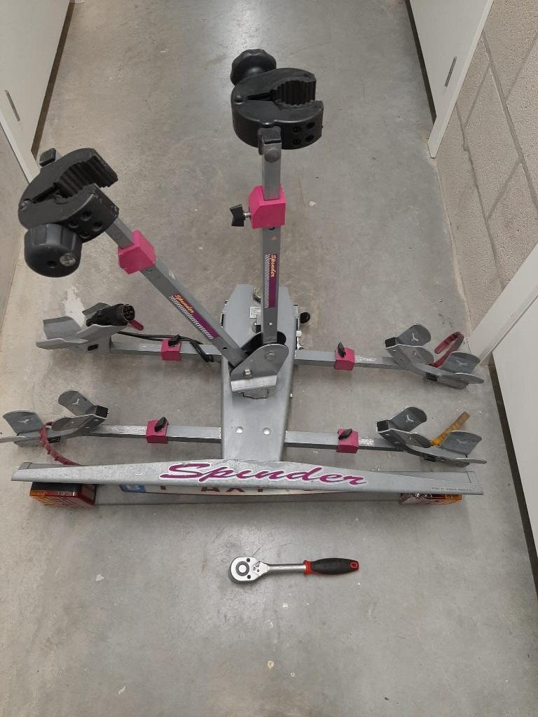 Fietsendrager, Ophalen, 2 fietsen, Zo goed als nieuw, Trekhaakdrager