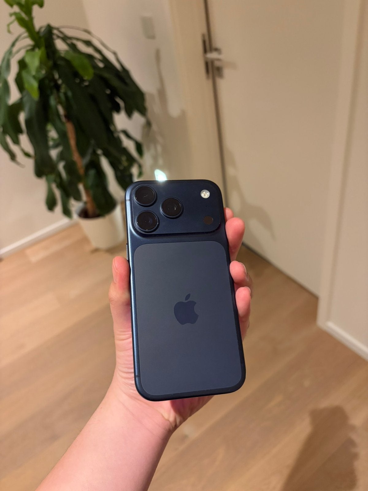 iPhone 17 Pro Bleu - 256 Go, Télécoms, Téléphonie mobile | Apple iPhone, Comme neuf, 256 GB, Sans abonnement, Sans simlock, Autres modèles