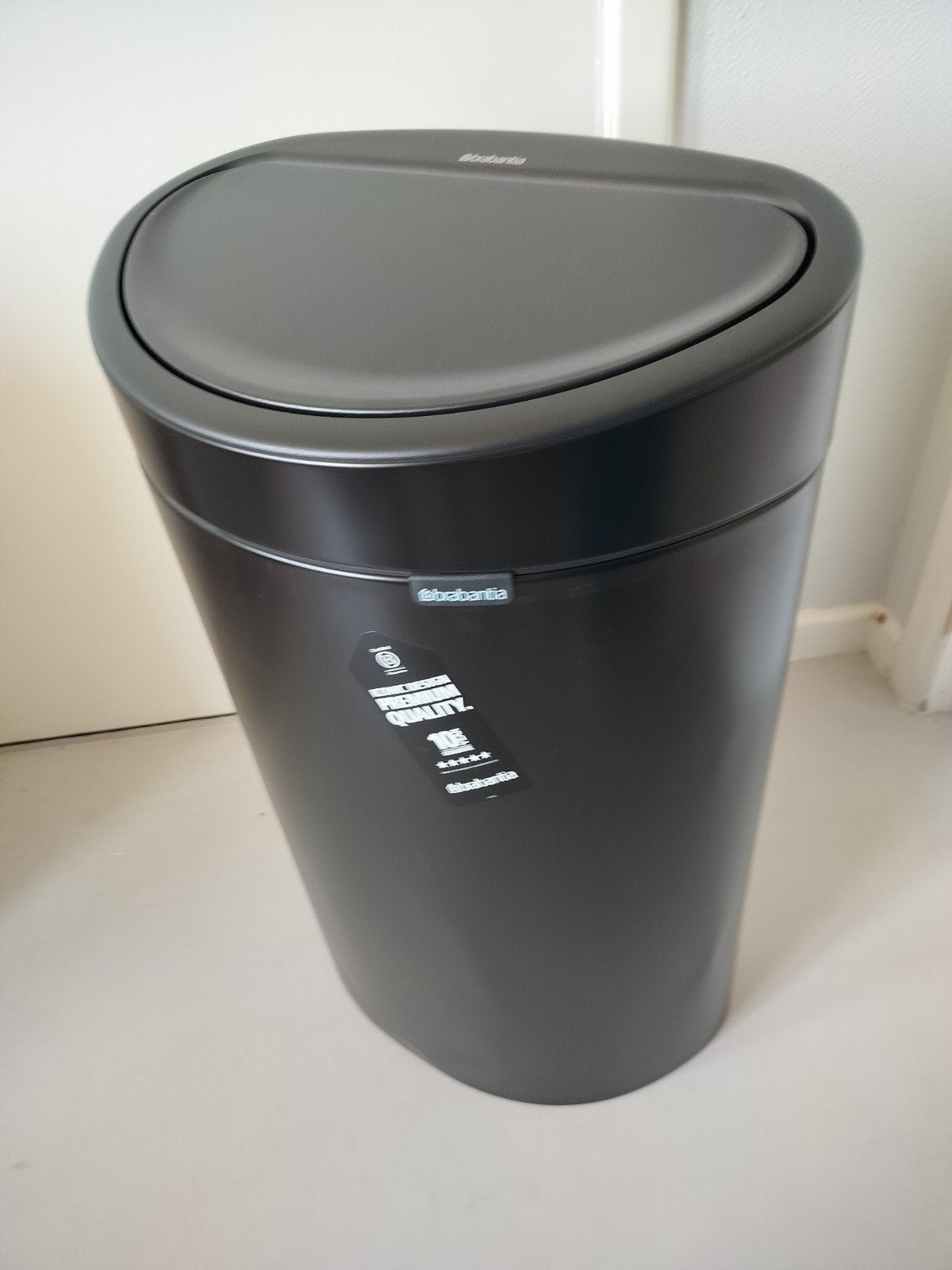 Brabantia Touch noir mat 40 litres, Neuf, 50 – 75, Enlèvement ou Envoi, Métal