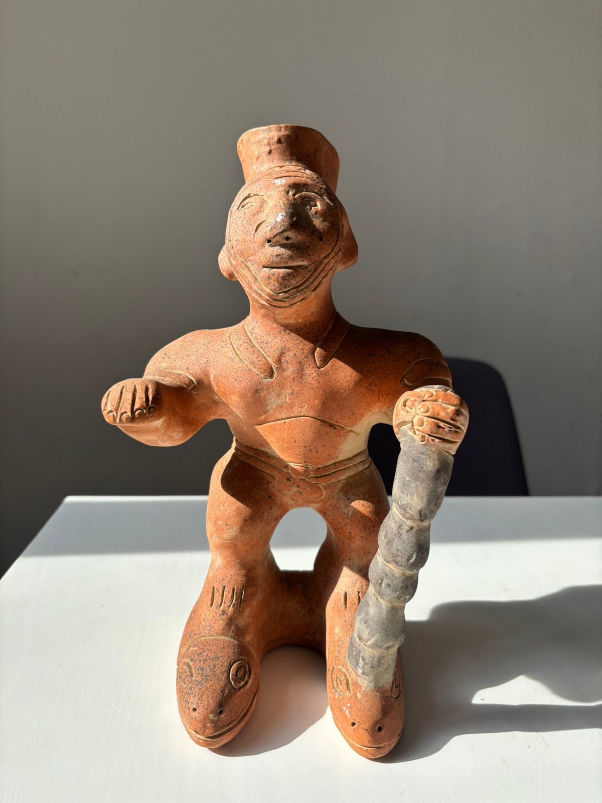 Mexicaans beeldje Pre-Colombiaans, Antiquités & Art, Mexique, Enlèvement ou Envoi, Sculpture, Pierre/céramique