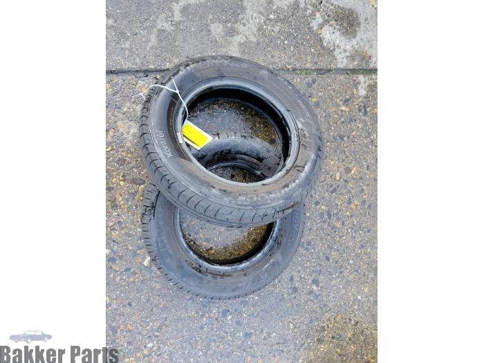 Kit pneumatiques d'un Diversen, Autos : Pièces & Accessoires, Pneus & Jantes, -, -, 3 mois de garantie, Utilisé