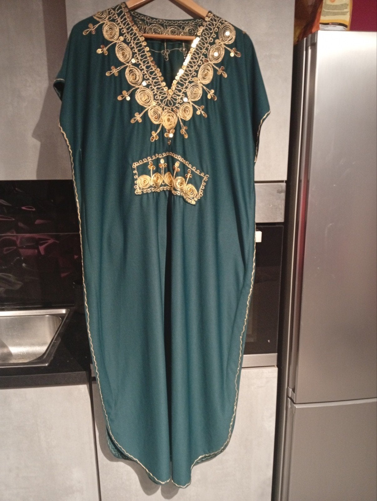 Caftan vert émeraude broderie doree, Enlèvement ou Envoi, Vert
