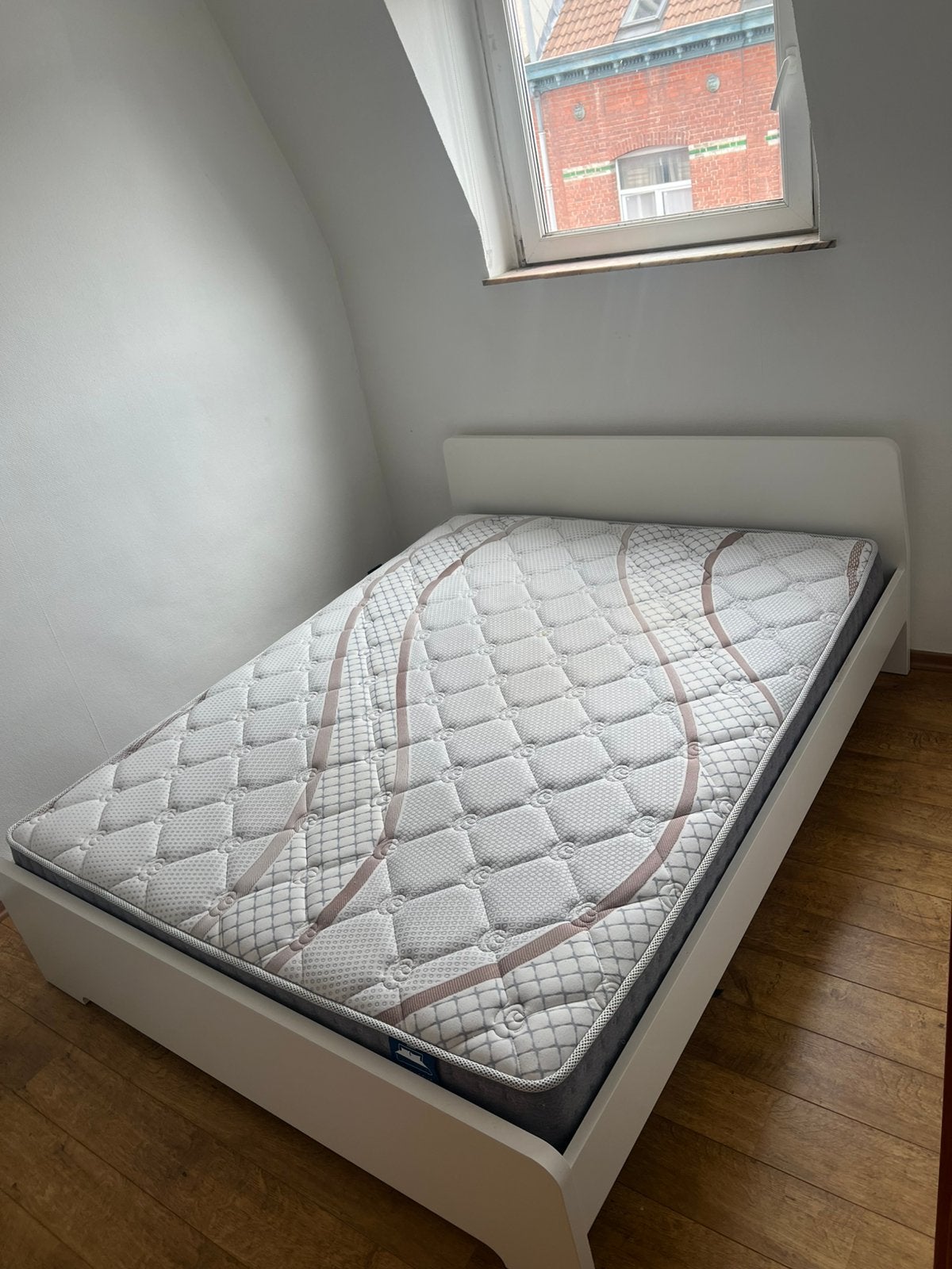 LIT 160x200 IKEA MALM + MATELAS SENSOREVE, Enlèvement, Comme neuf, Blanc, 200 cm