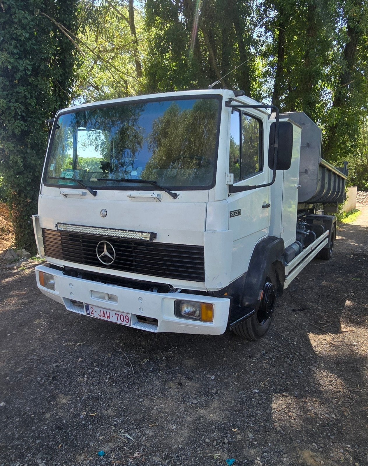 camion container mercedes 1117, Auto's, Vrachtwagens, Euro 2, Achterwielaandrijving, Wit, Mercedes-Benz