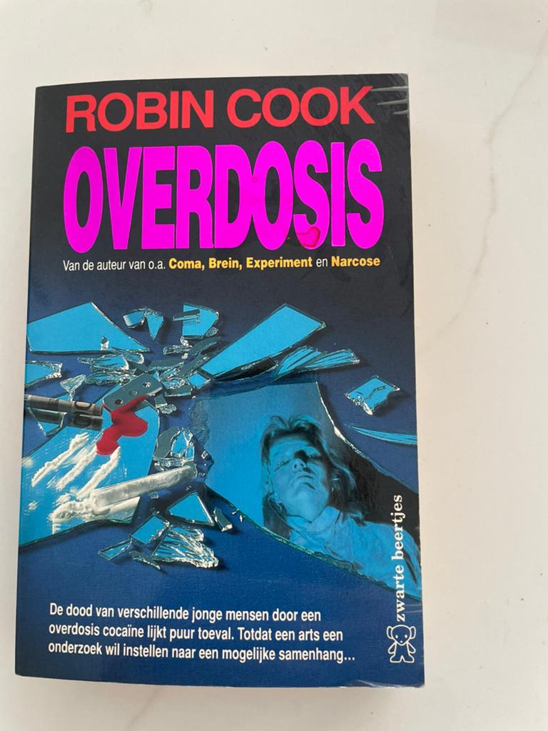 Overdosis - Robin Cook (Zwarte Beertjes), Boeken, Science fiction, Ophalen of Verzenden, Zo goed als nieuw