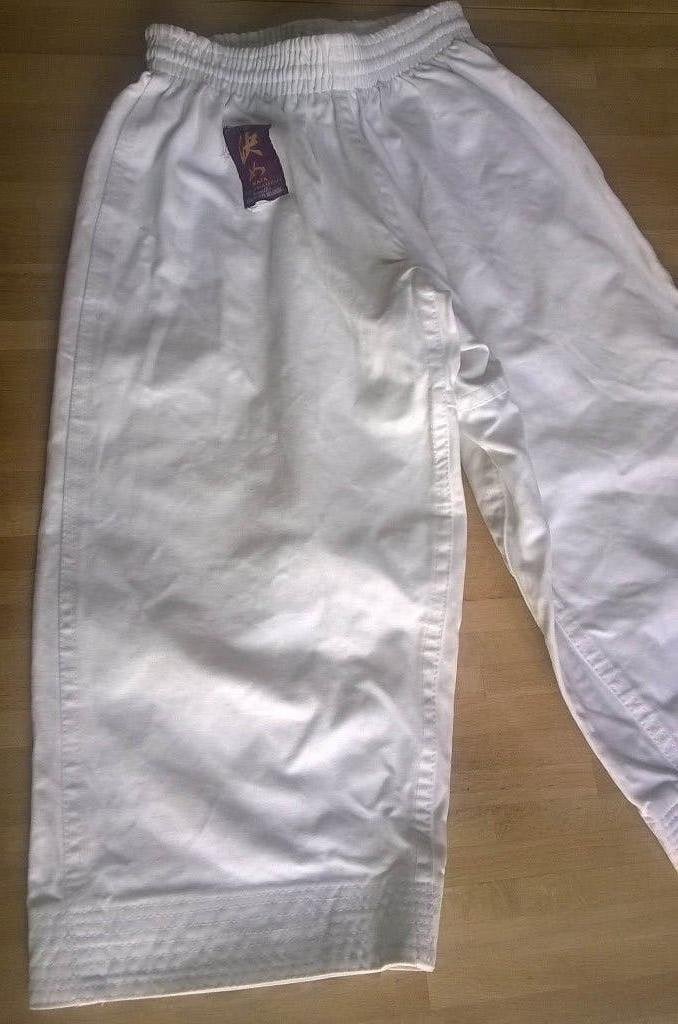 Pantalon de karaté Kamacho Kata pour enfants, Sports & Fitness, Sports de combat & Self-défense, Karaté, Vêtements d'arts martiaux