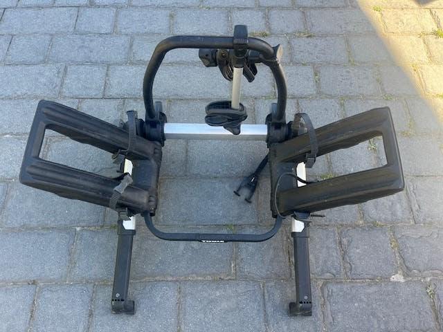 Fietsendrager Thule voor achterklep (zonder trekhaak), Brede banden, Zo goed als nieuw, 2 fietsen, Achterklepdrager
