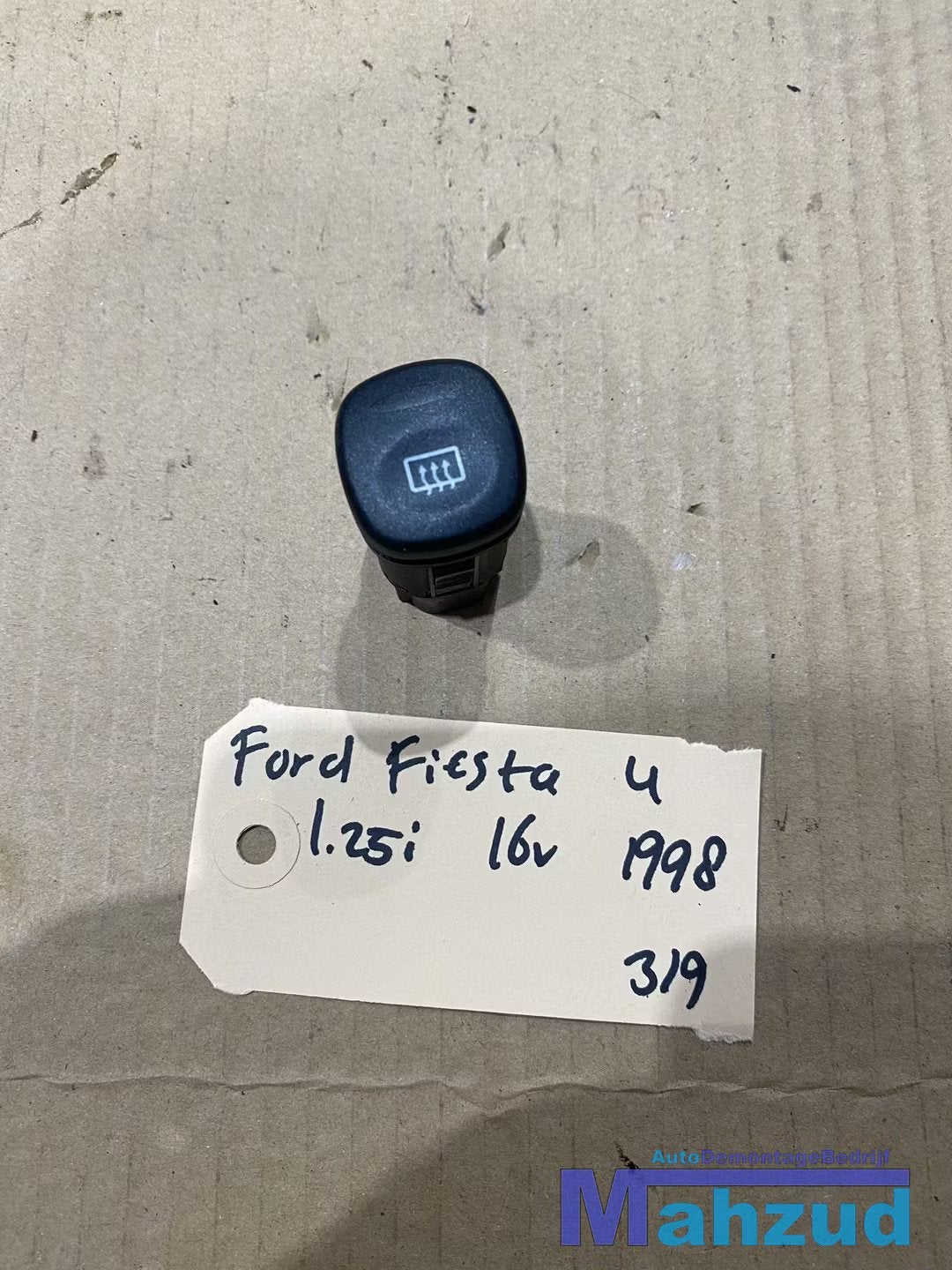 FORD FIESTA 4 Achterruitverwarming schakelaar 96FG18C621AA, Info@ford.com, Ford Motor Company, American Road 1
48126  Dearborn