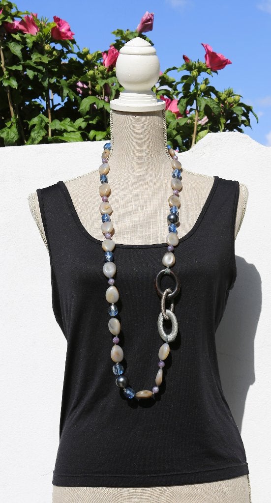 Long collier - Les Cordes, Bijoux, Sacs & Beauté, Colliers, Enlèvement ou Envoi, Comme neuf