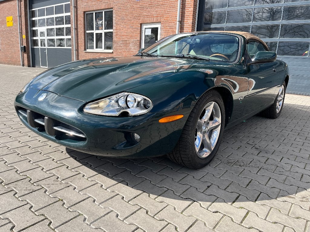 Jaguar XK8 convertible 1999, Auto's, Automaat, 4 zetels, Achterwielaandrijving, Beige
