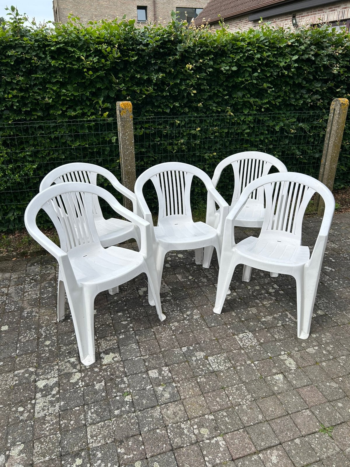 5 plastic stoelen, Tuin en Terras, Tuinstoelen, Ophalen, Gebruikt, Plastic