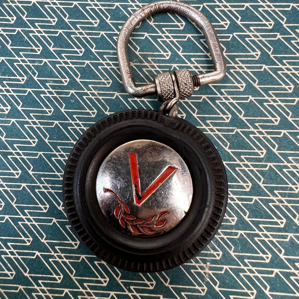 Porte-clés VW Vredestein logo rouge chromé/caoutchouc noir, Enlèvement ou Envoi