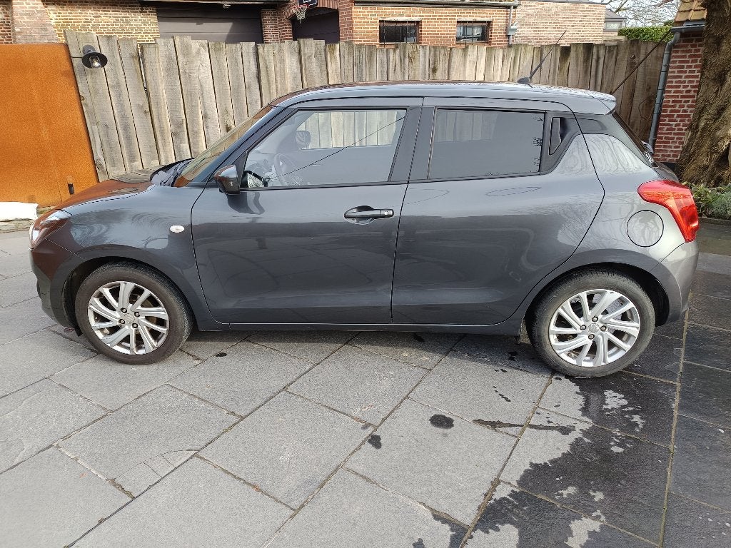 Voiture SWIFT Suzuki, Autos, Suzuki, Argent ou Gris, Achat, Boîte manuelle, Entretenue par le concessionnaire