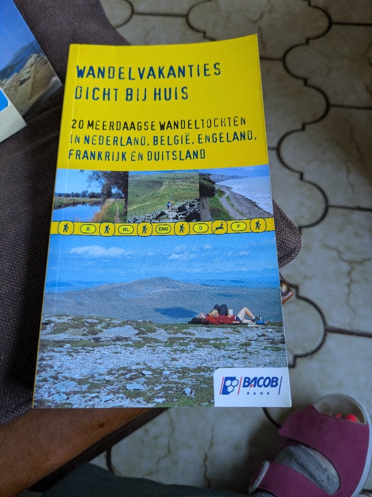 Wandelvakanties dicht bij huis, Enlèvement ou Envoi, Utilisé, Guide de balades à vélo ou à pied