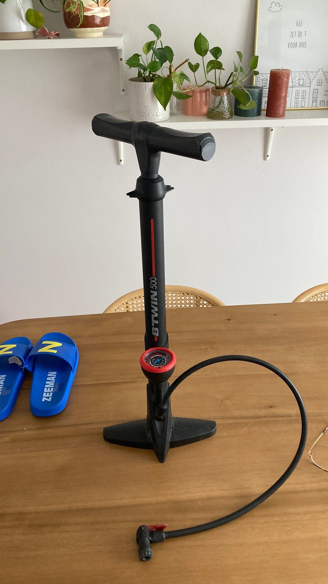 Fietspomp b-twin500, Fietsen en Brommers, Ophalen, Zo goed als nieuw