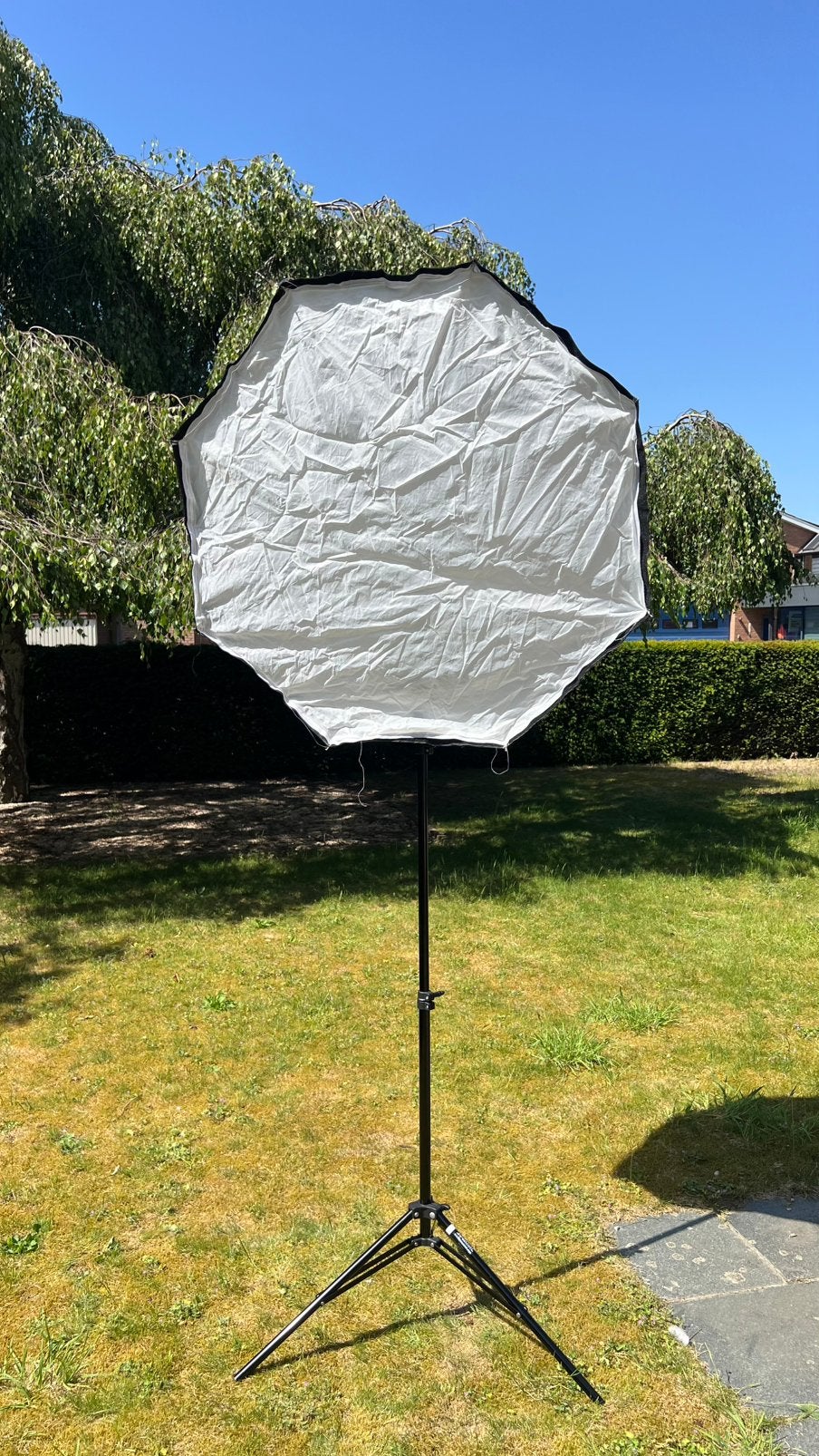 2 softboxen diameter 110 en 95 cm, statief, in goede staat, TV, Hi-fi & Vidéo, Photo | Flash, Enlèvement ou Envoi, Utilisé, Autres marques