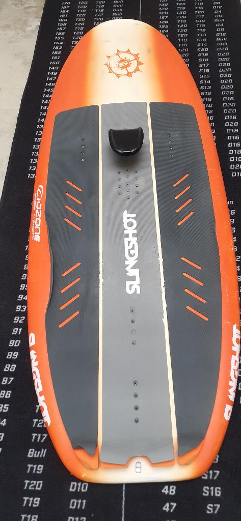 Kitefoil set slingshot board + north foilset, Watersport en Boten, Kitesurfen, Foil, Ophalen, Gebruikt, Kitesurf-set