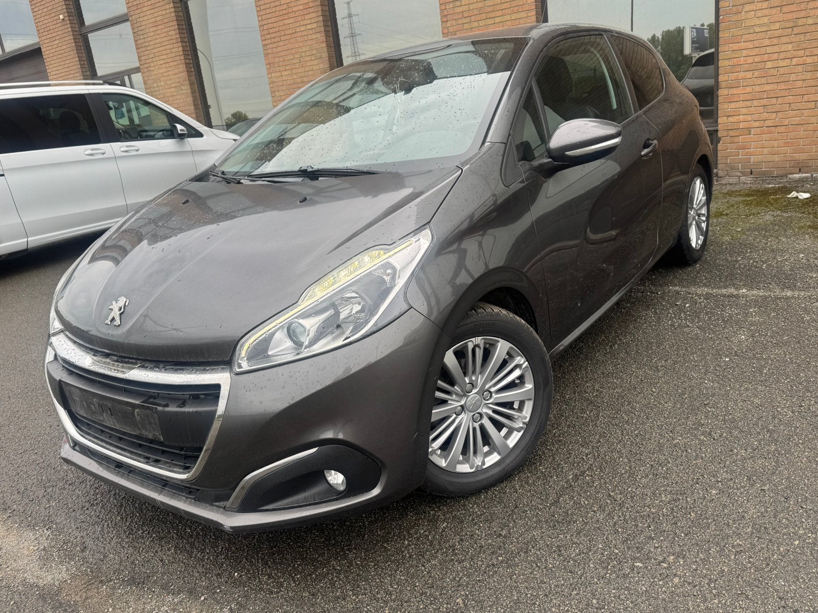 Peugeot 208 1.2 essence boite atomatique, Autos, Argent ou Gris, Achat, Euro 6, Entreprise