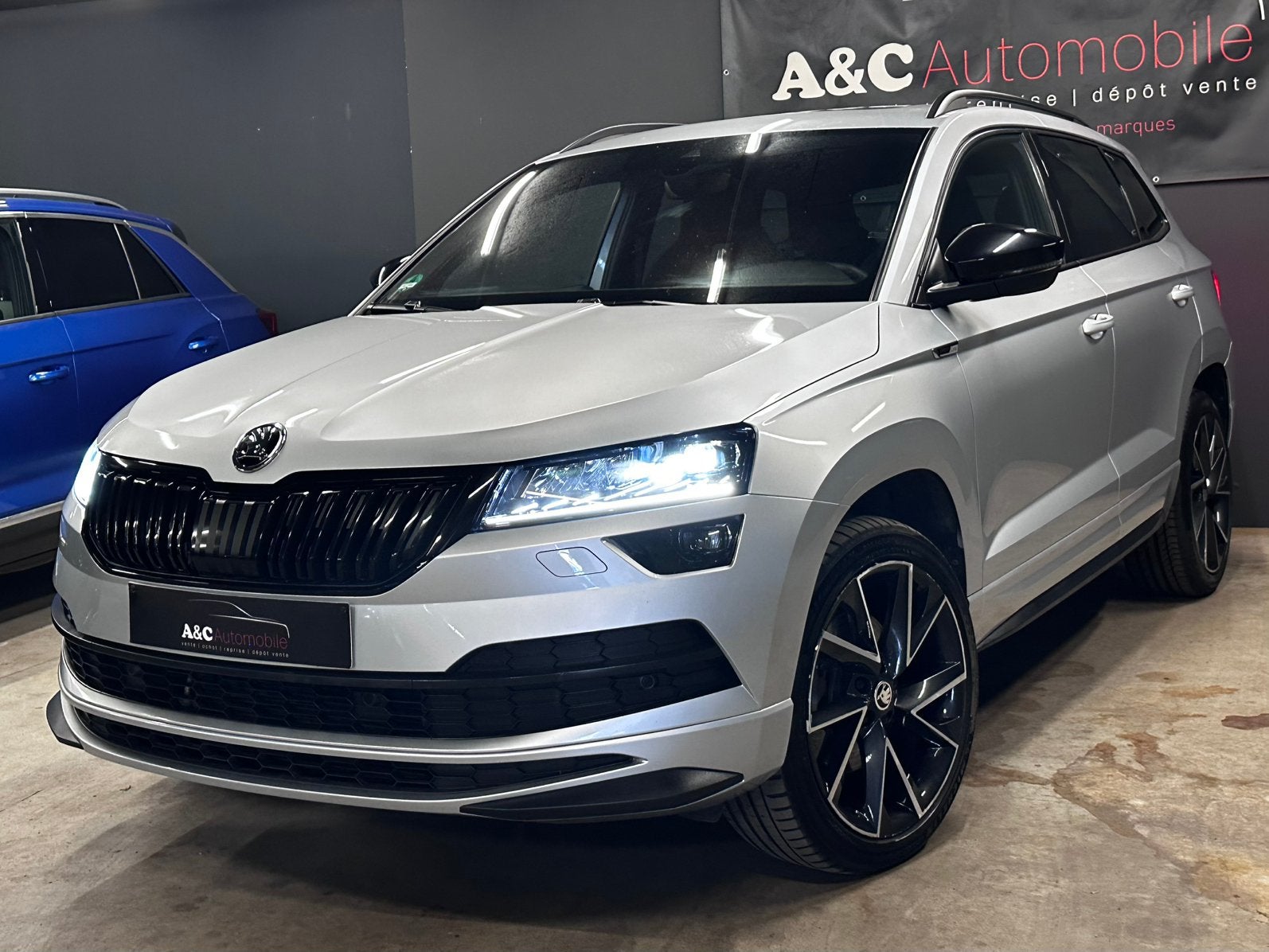 Skoda Karoq Sportline - Pano - Automatique, Autos, Bluetooth, Argent ou Gris, Achat, Entreprise