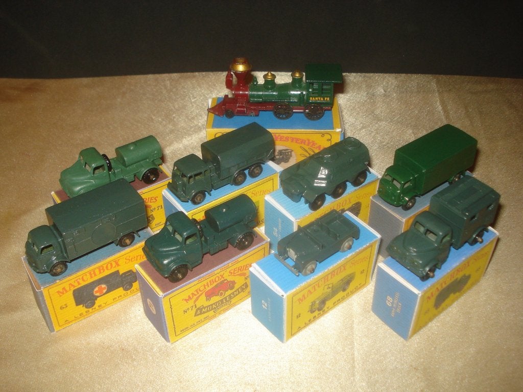 LESNEY MATCHBOX Lot 13 de 9 Voitures + Boîtes Reproductions, Ophalen of Verzenden, Zo goed als nieuw, Auto