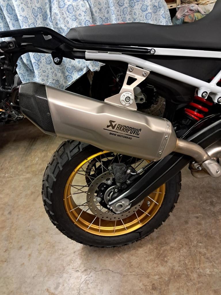 Akrapovic uitlaat van een gs 900, Motoren, Ophalen of Verzenden