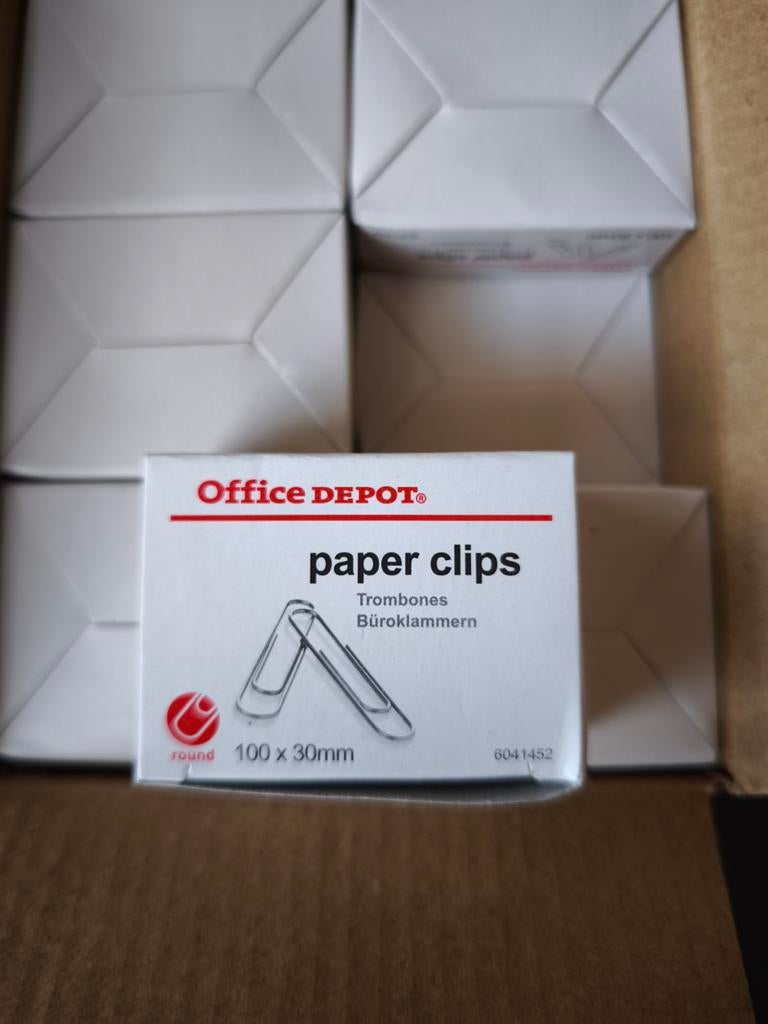 Paper clips 24 doosjes van 100 stuks per doos., Zakelijke goederen, Ophalen