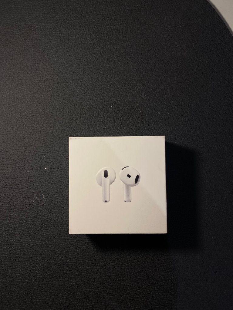 Nieuwe AirPods 4 - Nooit geopend, Beige, Nieuw, Ophalen of Verzenden, Draadloos