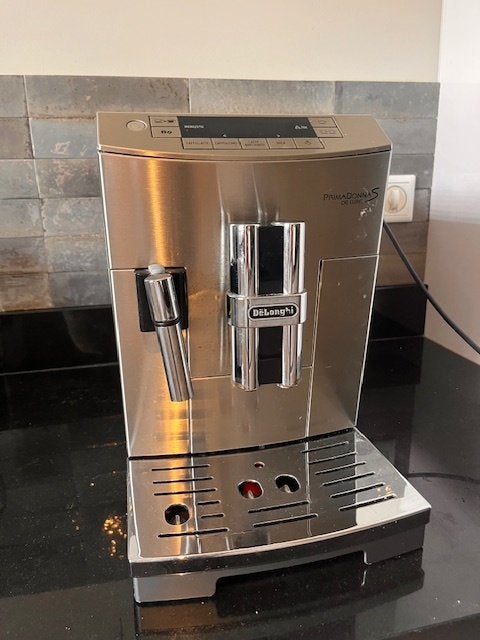 Koffie apparaat Delongi, Elektronische apparatuur, Koffiezetapparaten, Ophalen, Gebruikt, 10 kopjes of meer, Koffiemachine