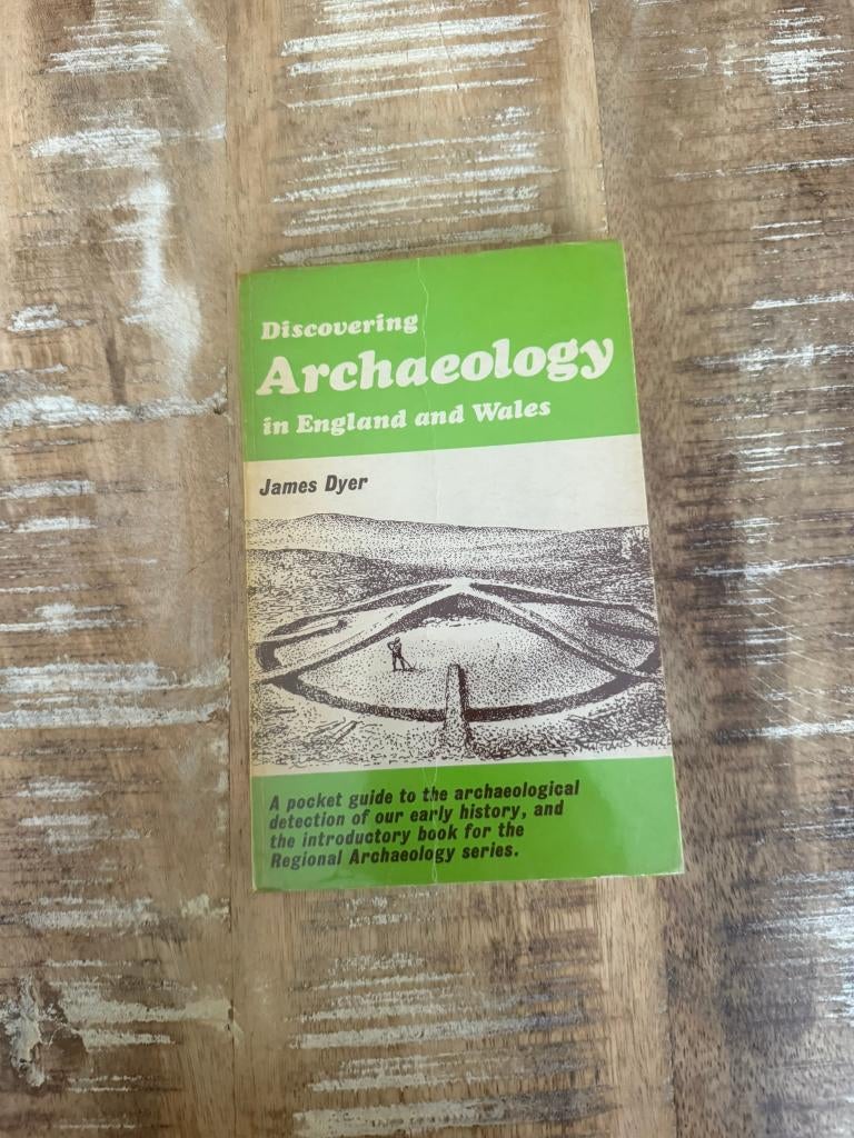 Discovering Archaeology in England and Wales by James Dyer, Guide ou Livre de voyage, Autres marques, Enlèvement ou Envoi, Utilisé