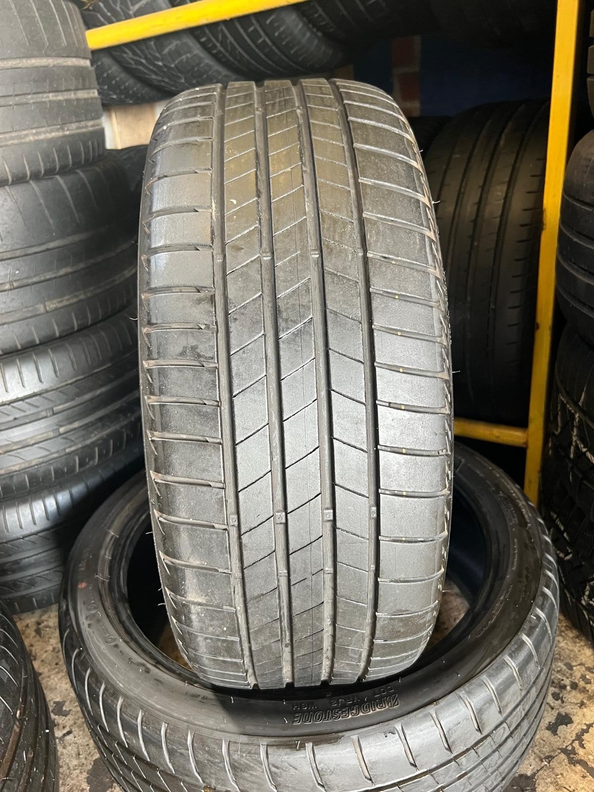 225 40 19  Bridgestone avec montage et équilibrage, Enlèvement