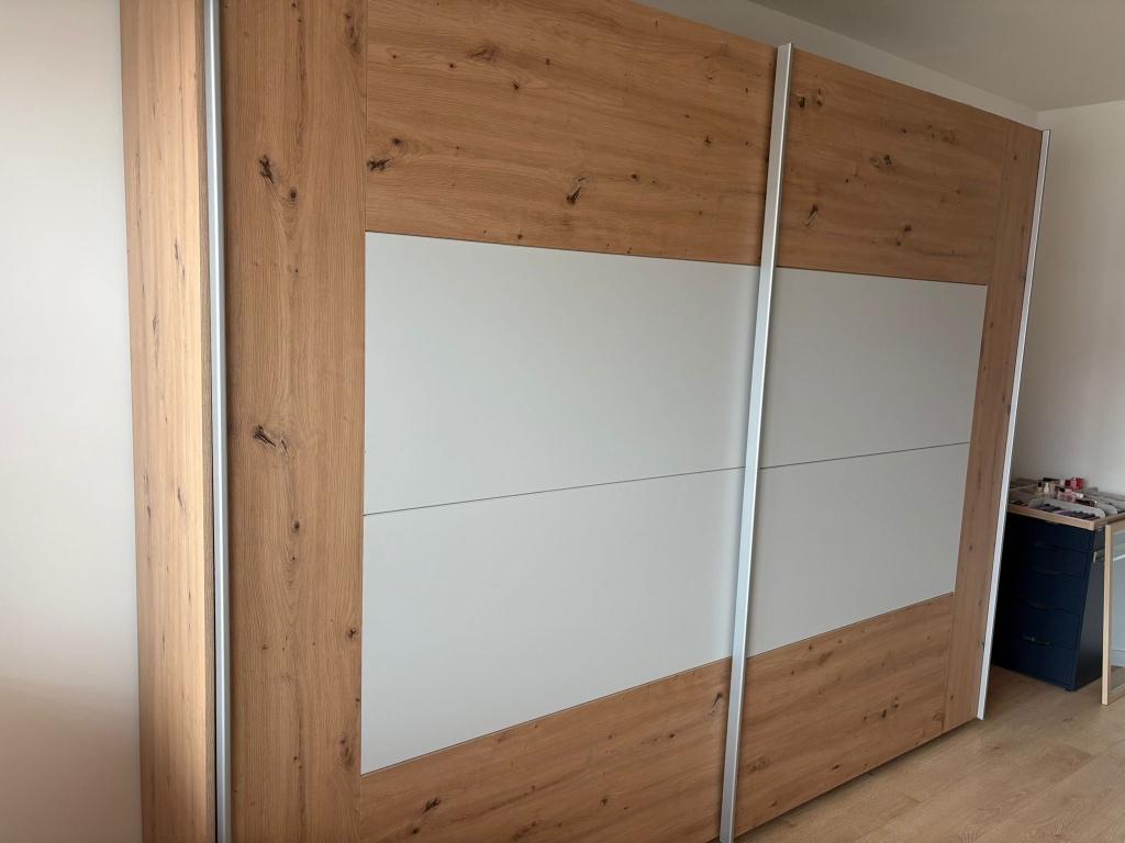 Kleerkast, Huis en Inrichting, Kasten | Kleerkasten, Ophalen, Zo goed als nieuw, Overige houtsoorten, Met deur(en)