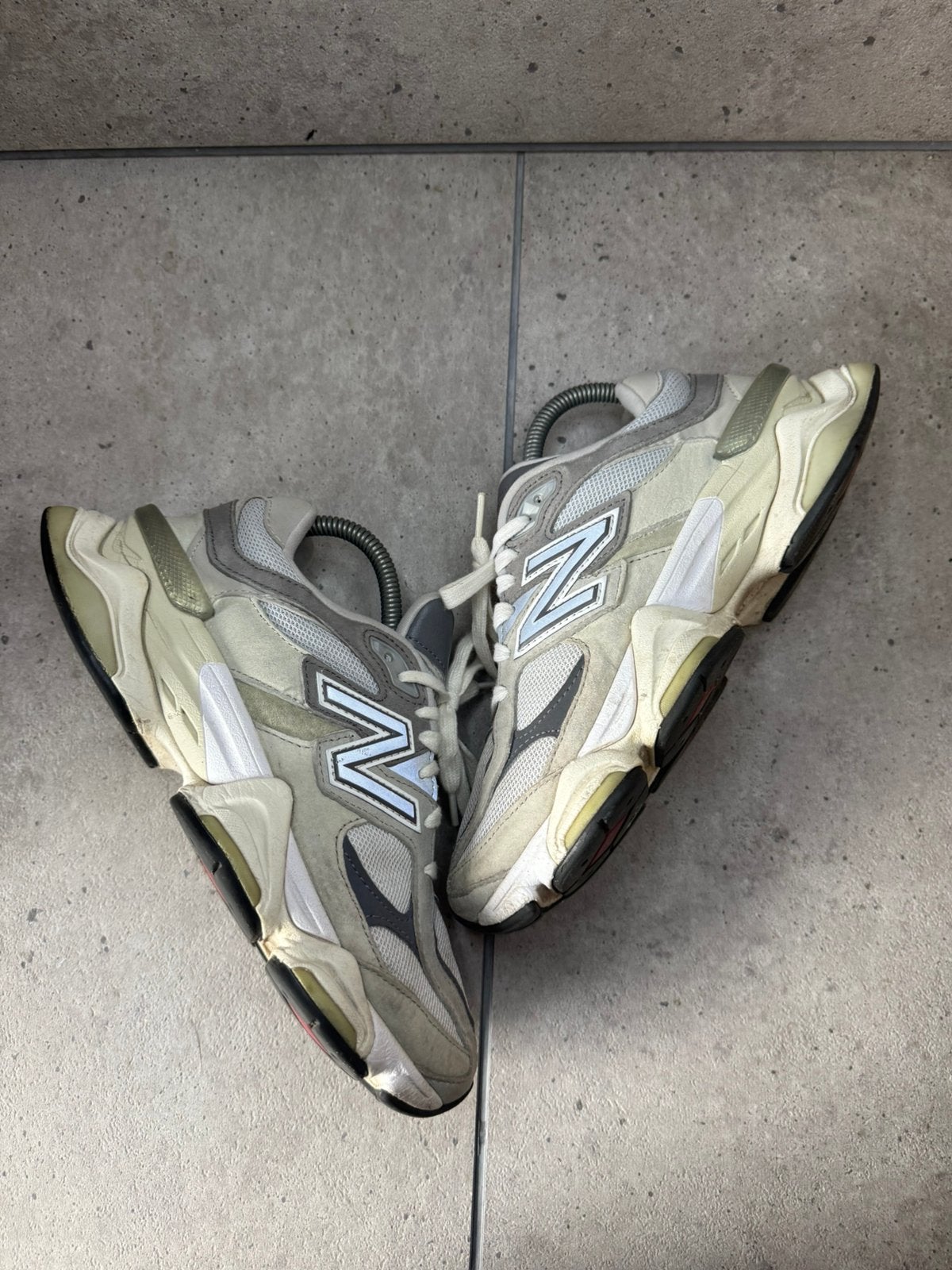 New Balance 9060 Rain Cloud Grey 39,5, Enlèvement ou Envoi, Comme neuf, Gris, Sneakers et Baskets