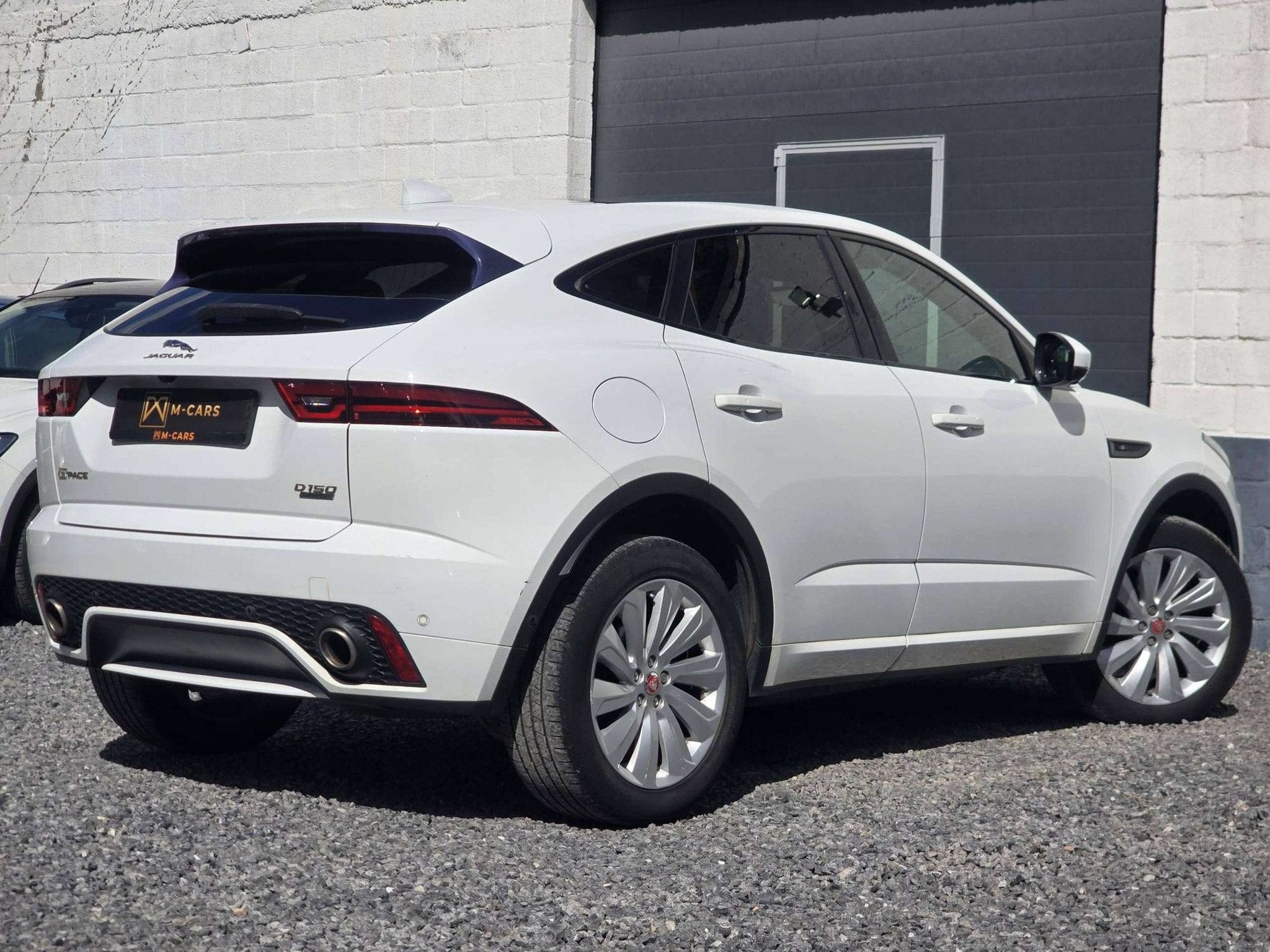 Jaguar E-Pace R-DYNAMIC * PANO * MERIDIAN (bj 2018), Automaat, Gebruikt, 4 cilinders, Wit