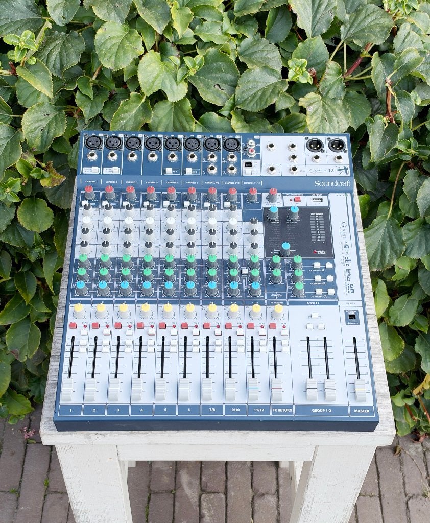 Soundcraft Signature 12 Mixer, Musique & Instruments, Enlèvement