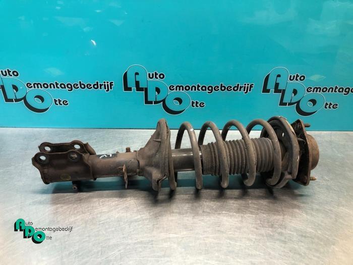 Barre amortisseur avant gauche d'un Hyundai Getz (Getz 03-), -, 3 mois de garantie, Utilisé, Hyundai