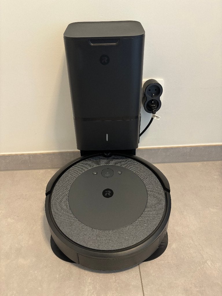 iRobot Roomba i4+ met Clean Base en accessoires, Gebruikt, IRobot, Bedienbaar via app, Robotstofzuiger