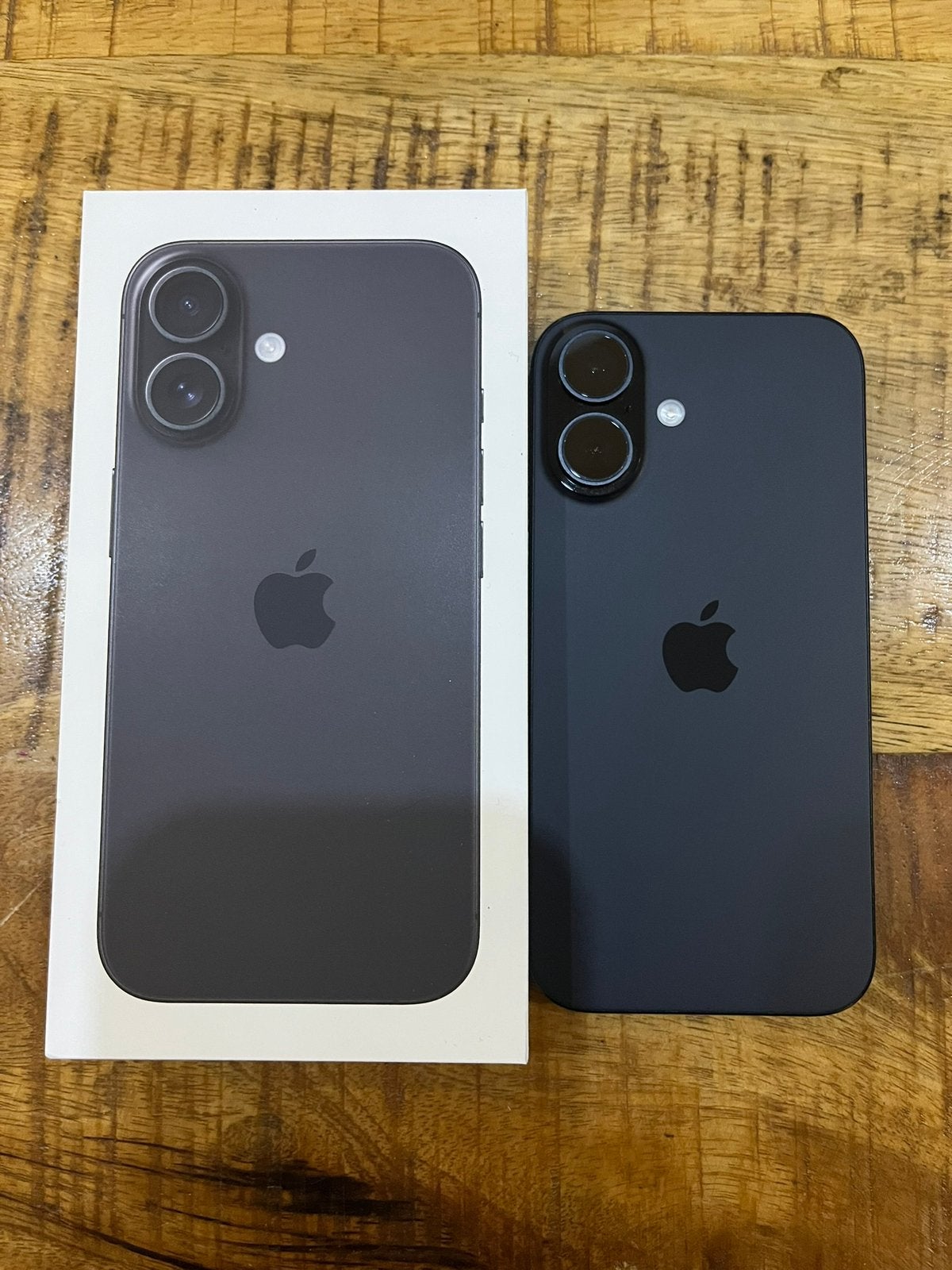Iphone 16, Enlèvement ou Envoi, Comme neuf, Noir, IPhone 16