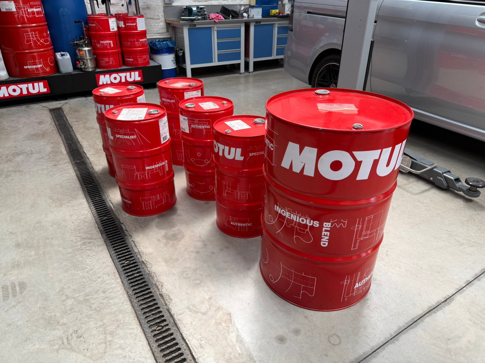Lege olievatenset MOTUL 1x 208L + 5x 60L vaten, Enlèvement, Comme neuf