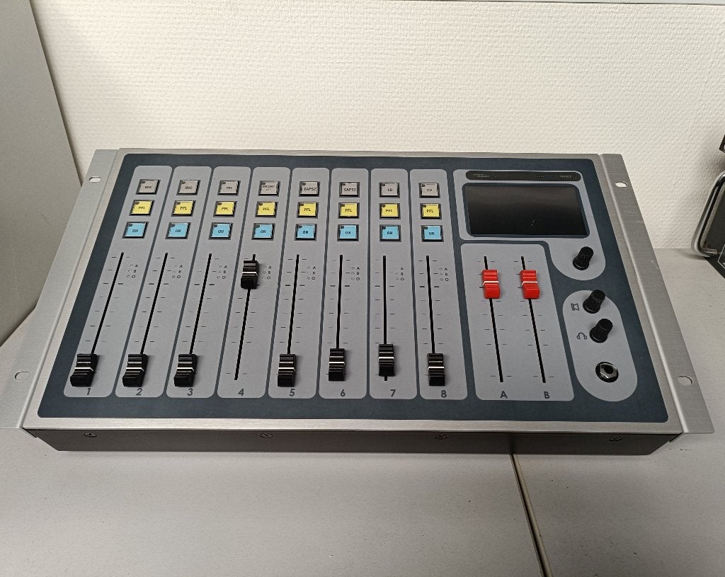 Digitale mengtafel van Eela audio, de D3., Muziek en Instrumenten, Mengpanelen, Zo goed als nieuw, 5 tot 10 kanalen, Ophalen