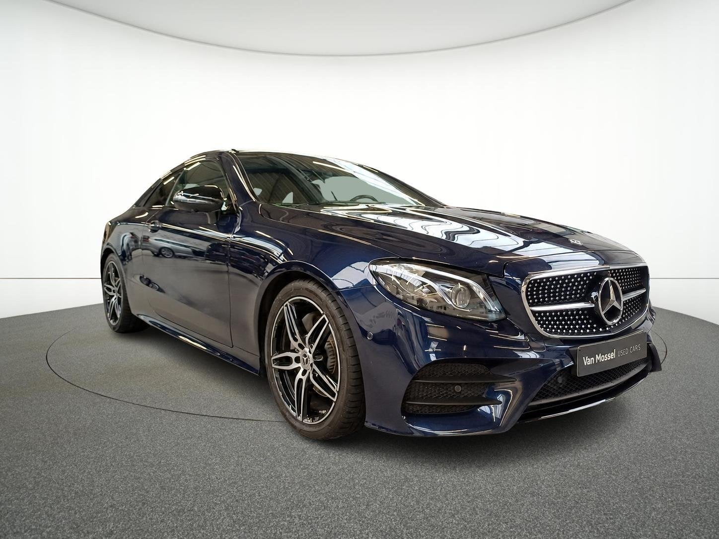 Mercedes-Benz E-Klasse 300 D Coupé AMG LINE + LEDER + PANO, Autos, https://public.car-pass.be/vhr/bd06175e-ed4a-409d-a2ef-f604f2b90d23