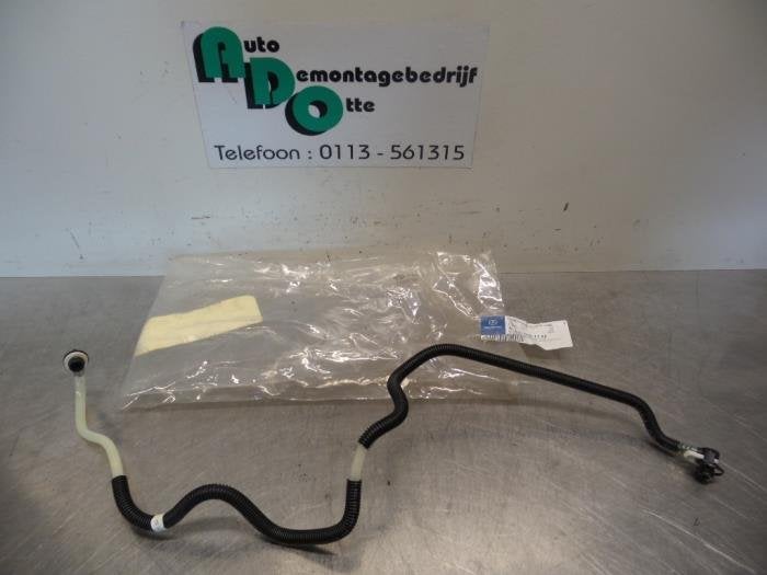 Conduit de carburant d'un Mercedes C-Klasse (C-Klasse 00-), Neuf, -, 3 mois de garantie, -