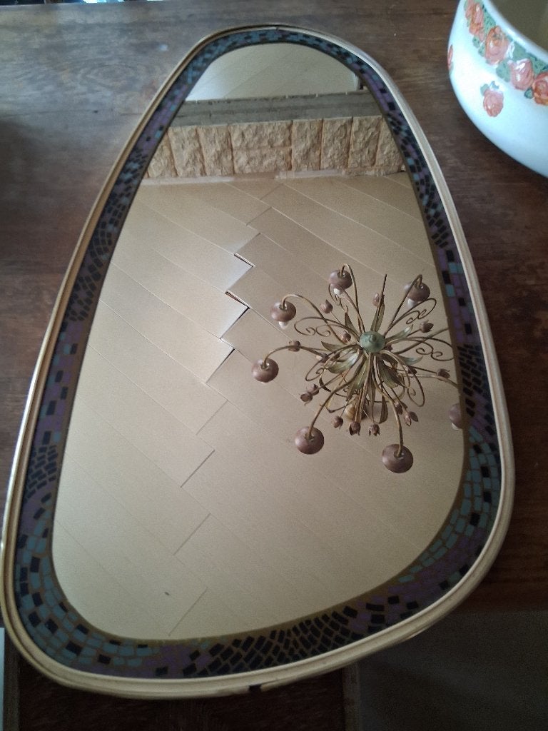 Ancien miroir, Enlèvement