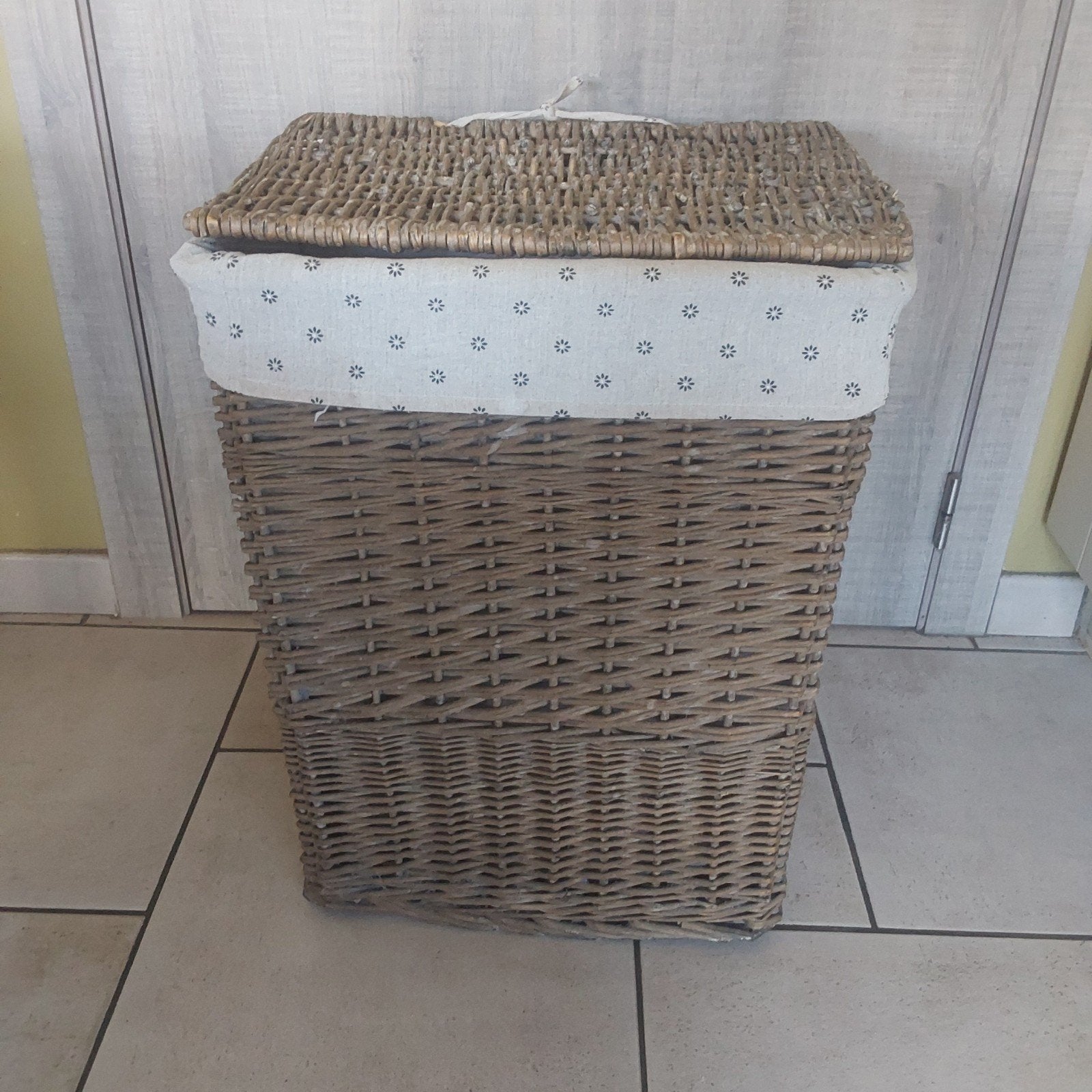 mooie rieten mand ,hoogte 57 cm, Ophalen, Mand