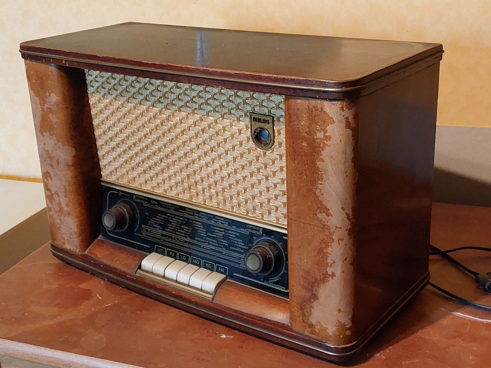 Vintage radio, Enlèvement