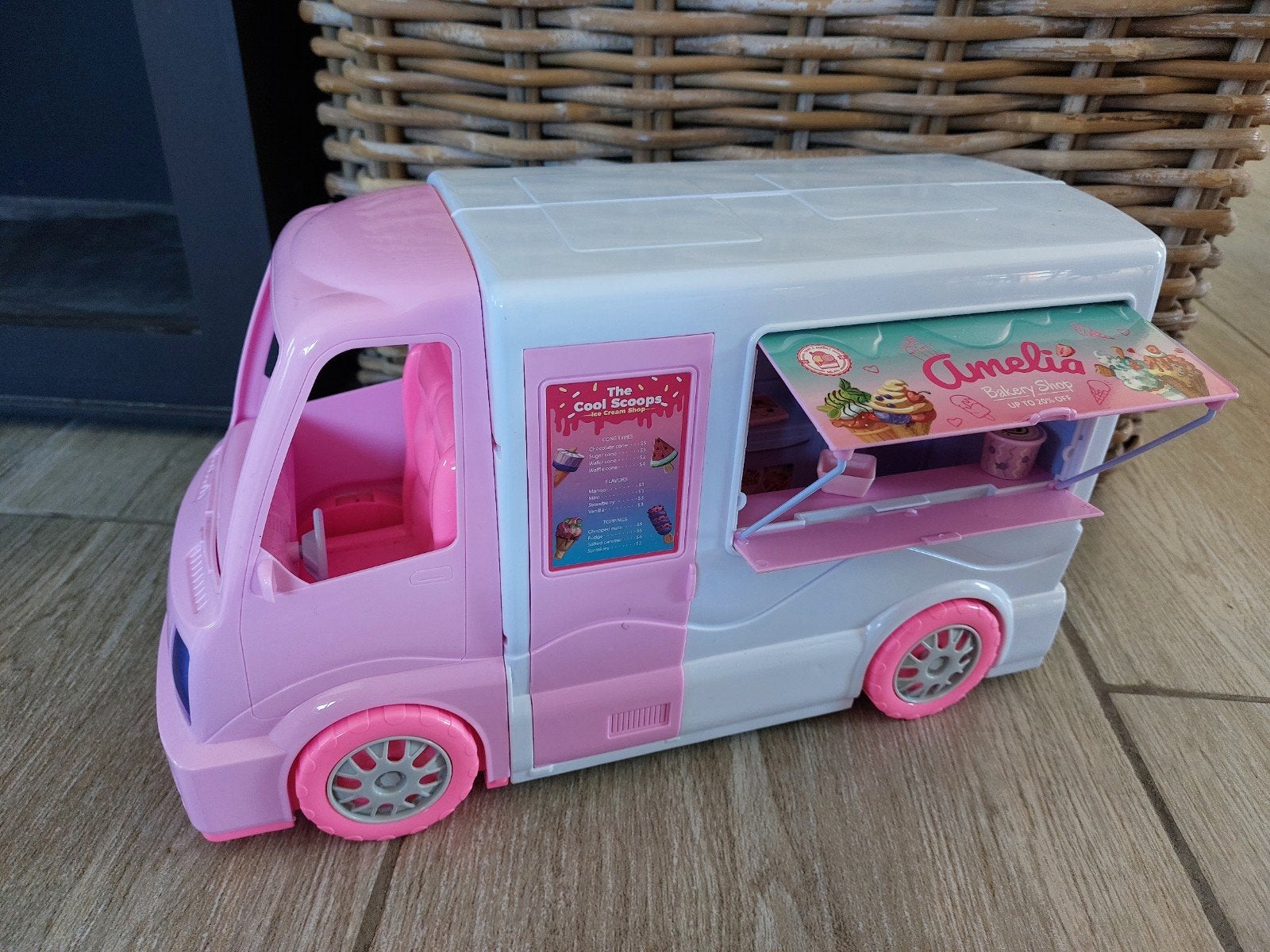 Ijsjeswagen, Ophalen, Barbie