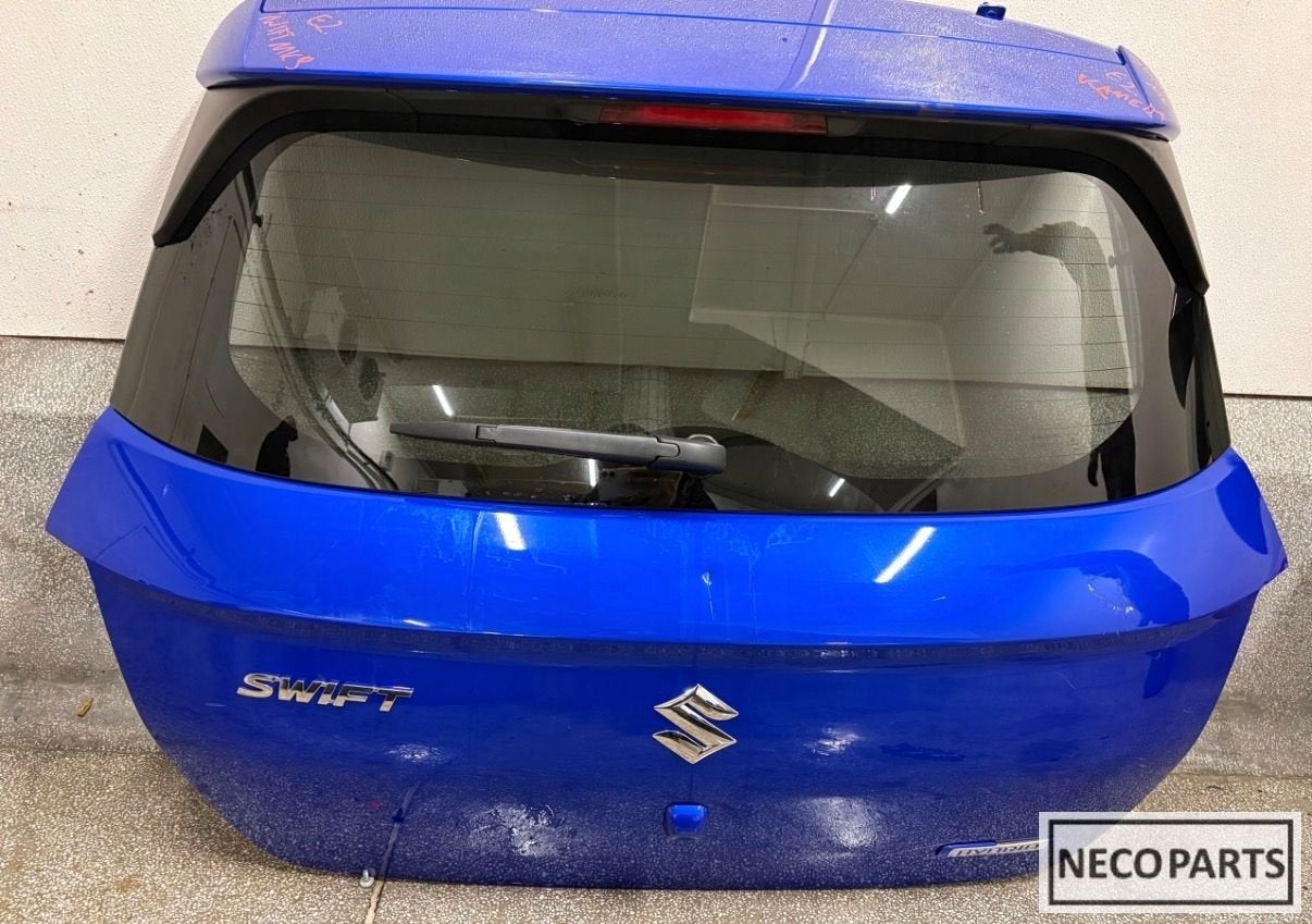 SUZUKI SWIFT MK9 CAMERA ACHTERKLEP ORIGINEEL ALLES LEVERBAAR, Gebruikt, -, Ophalen of Verzenden, Achter