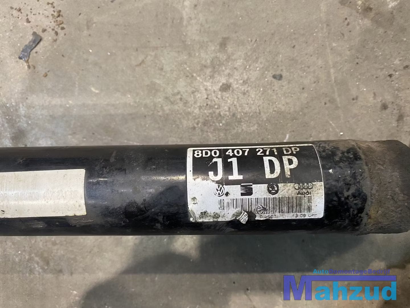 VW PASSAT 3B3 1.8T AWT aandrijfas links 8D0407271DP J1DP, Volkswagen, Volkswagen AG, Vw@volkswagen.de, Utilisé
