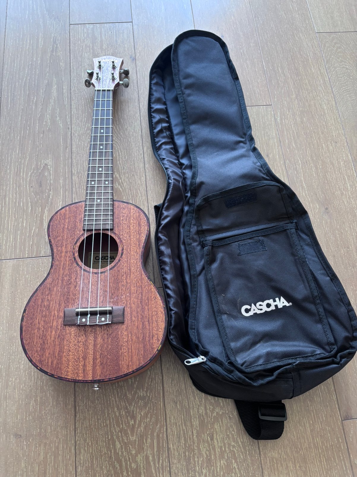 Ukulélé Casha Tenor + sac fourre-tout, Enlèvement, Comme neuf