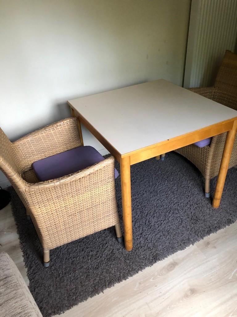 tafel en 2 stoelen, zitzetels, Huis en Inrichting, Ophalen